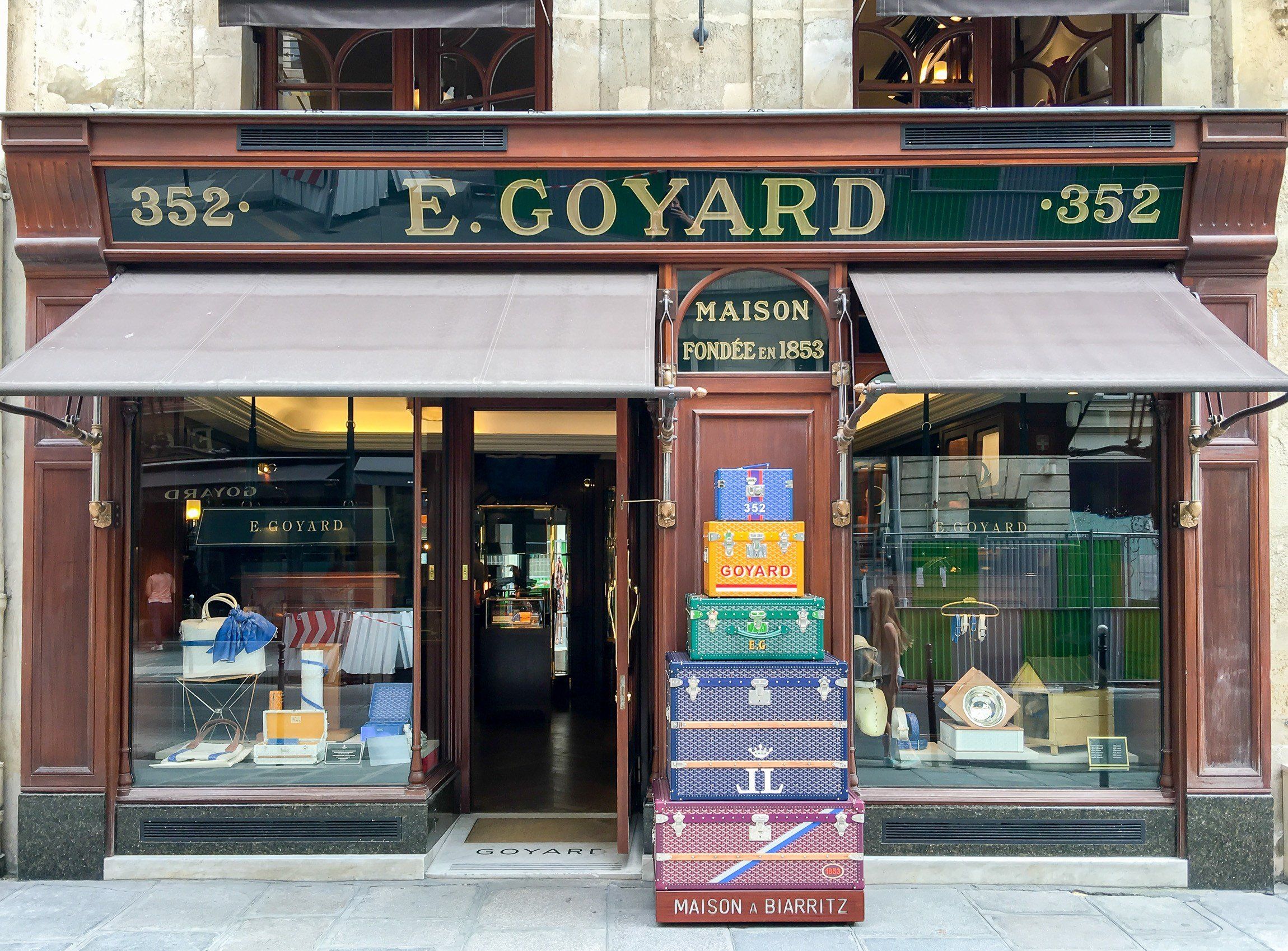 Maison Goyard - Chic du Chien Comptoir, 352 rue Saint-Honoré, Paris